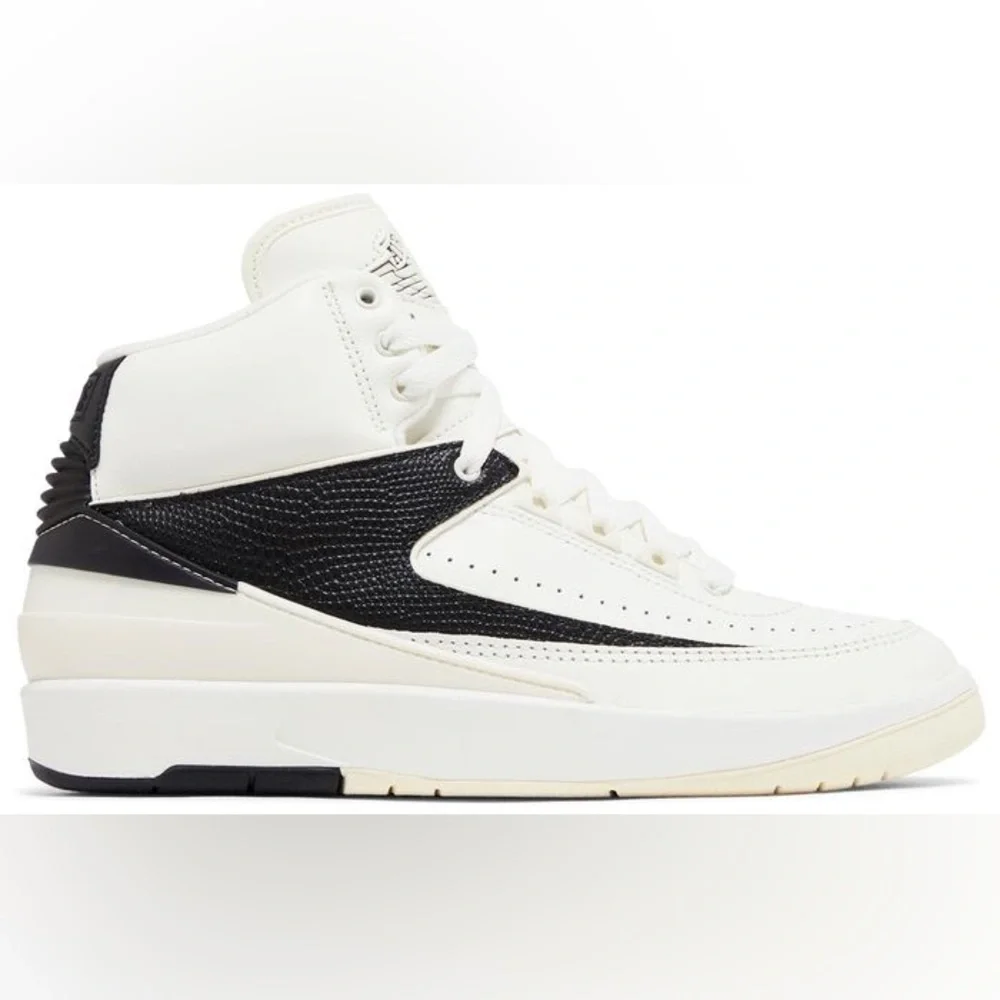 Nike. Wmns Air Jordan 2 Retro 'Sail Black'. Size 7.5.
